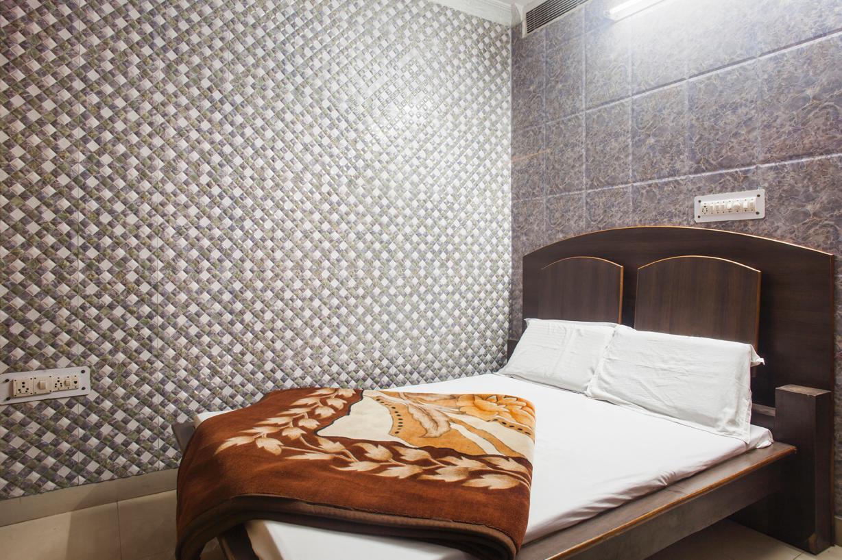 Hotel Grant Deluxe Meerut Eksteriør bilde